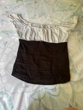 Trixxi Off-Shoulder Two-Tone Peplum Top - White & Black